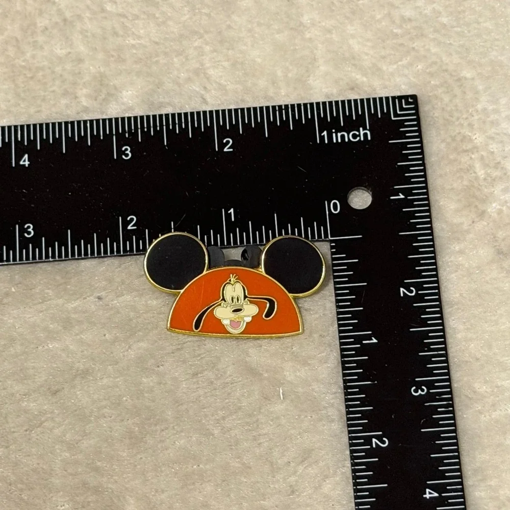 Walt Disney World Goofy Character Ear Hats 2008 Trading Pin J16